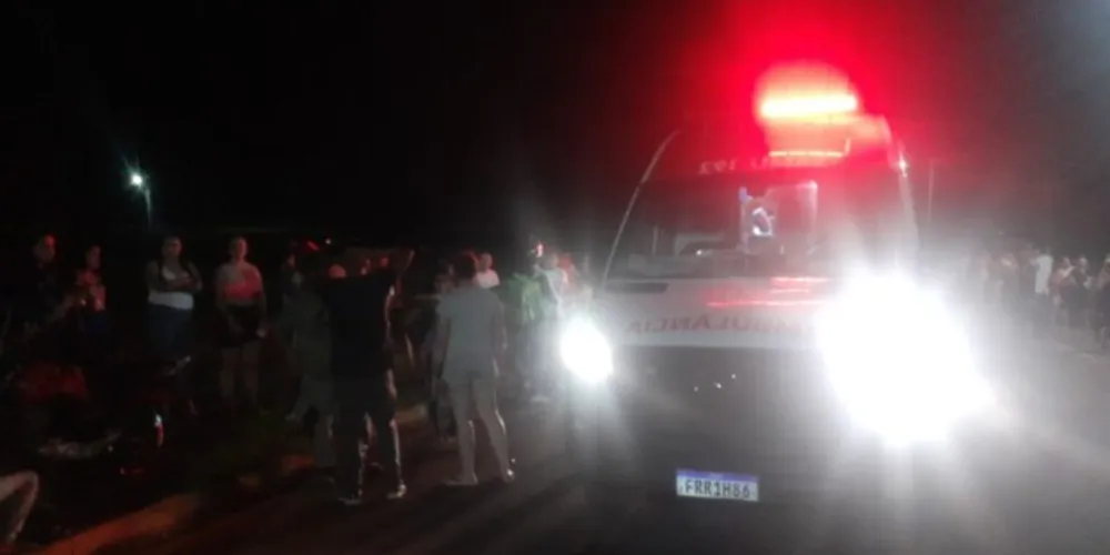 Acidente aconteceu na noite deste sábado (25), na Rua Seebatião Bastos