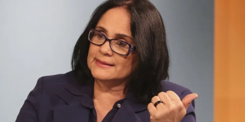 Ex-ministra se manifestou pelas redes sociais