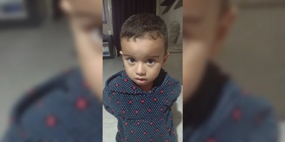 Davi, de 2 anos, precisa de uma bolsa de vitaminas