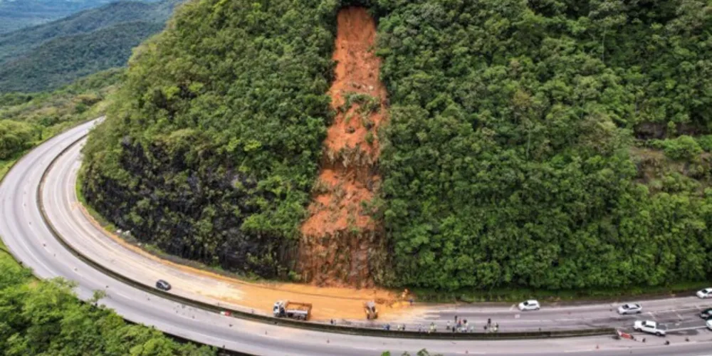 BR-277 (foto) teve deslizamentos de terra em outubro
