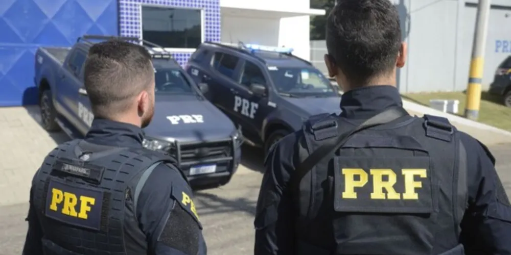 Segundo a PRF, o cálculo é de que 814 caravanas circulem pelas rodovias brasileiras para chegar a Brasília para a posse de Lula, que será neste domingo (1º). Os diferentes veículos devem começar a chegar a partir de amanhã (31).
