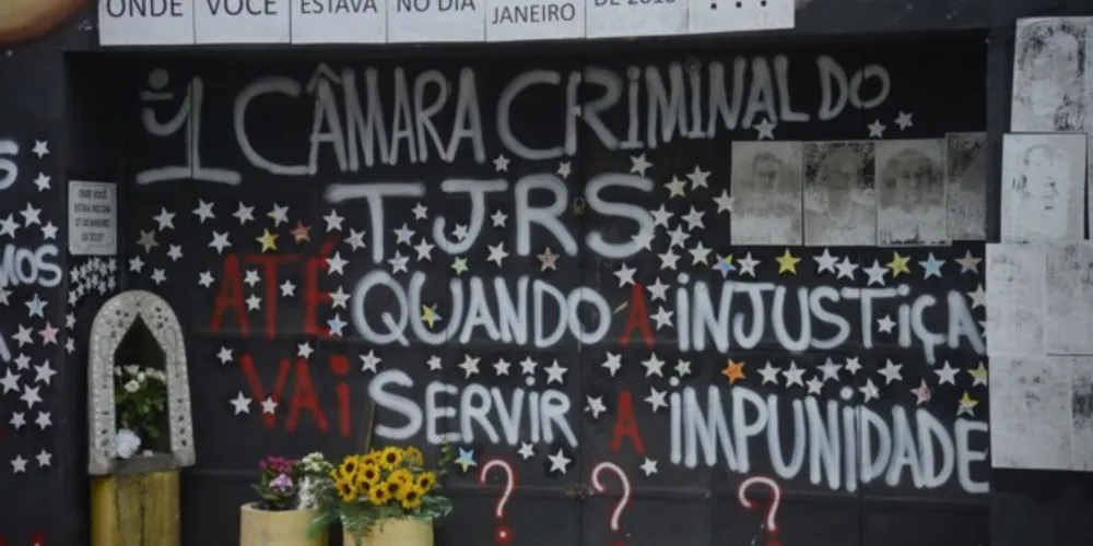 10 anos de Boate Kiss: pais e amigos fazem vigília para lembrar data