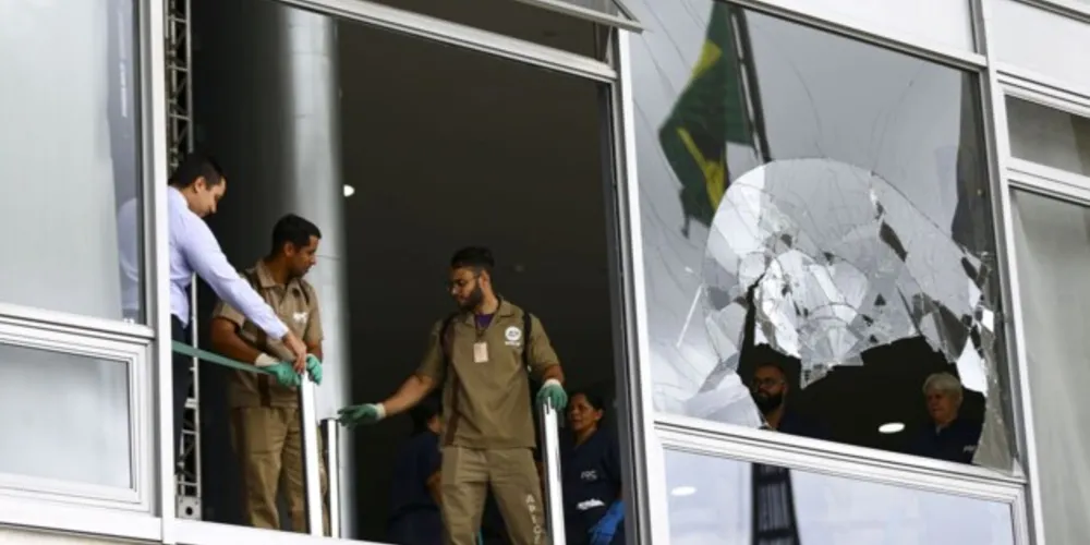 Atos terroristas levaram destruição aos prédios dos Três Poderes