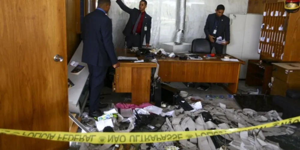 Caso a medida seja aceita pela Justiça, o bloqueio ocorrerá sobre imóveis, veículos e contas bancárias