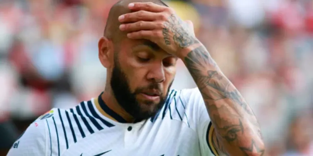 Daniel Alves segue preso na Espanha