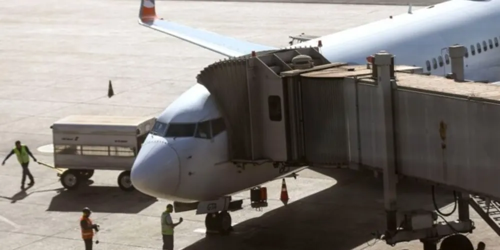 A paralisação, que será por tempo indeterminado, ocorrerá sempre das 6h às 8h, nos aeroportos de São Paulo, Rio de Janeiro, Campinas, Porto Alegre, Brasília, Belo Horizonte e Fortaleza