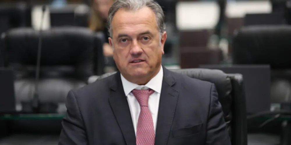 Ponta-grossense foi, por oito anos, 1º secretário da Assembleia