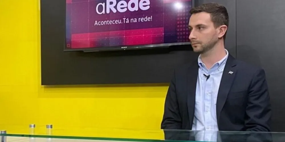 O secretário Henrique do Vale em entrevista ao Grupo aRede
