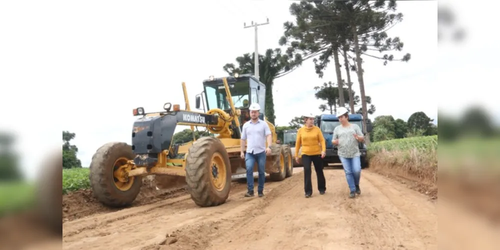 O programa está levando obras de melhoria e manutenção de estradas rurais a 1.200 quilômetros de estradas