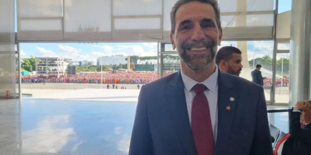 O próprio Verri confirmou a informação em uma publicação nas redes sociais.