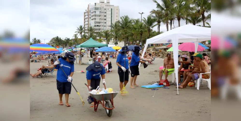 Coleta é feita diariamente por uma equipe da Sanepar