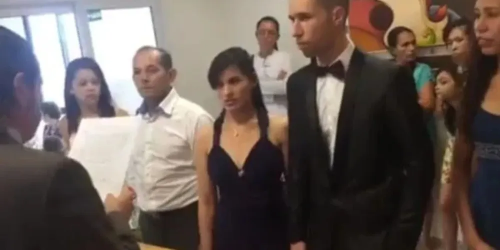 O juiz de paz não gostou da brincadeira e acabou cancelando a cerimônia