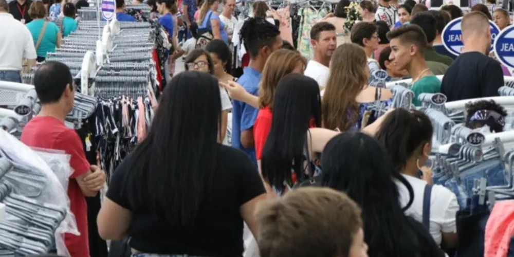 Lojas de vestuário estão entre as que registraram maior crescimento de vendas em 2022 na cidade