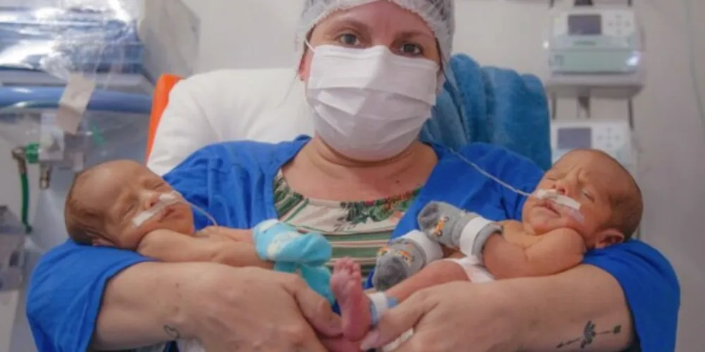 Na casa de Luciane Vieira, os Natais serão sempre de celebração pela vida dos gêmeos Theo e Gael