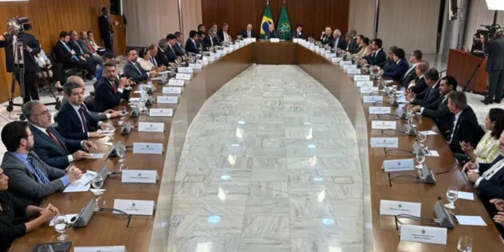 Participaram da reunião todos os governadores ou vices dos 26 estados e do Distrito Federal
