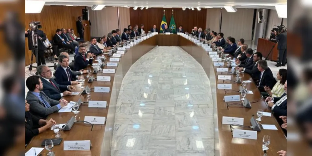 Participaram da reunião todos os governadores ou vices dos 26 estados e do Distrito Federal