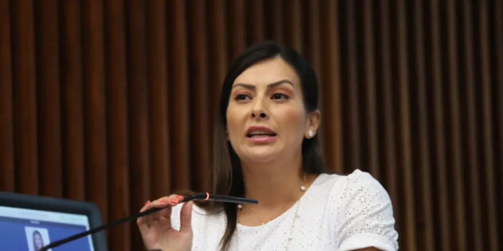 Mabel Canto durante discurso na Alep