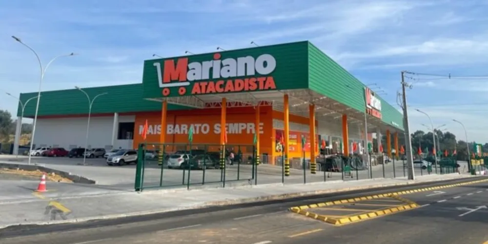 Loja do Mariano Atacadista em Ponta Grossa, pertencente à rede Ivasko, é a maior das unidades do grupo