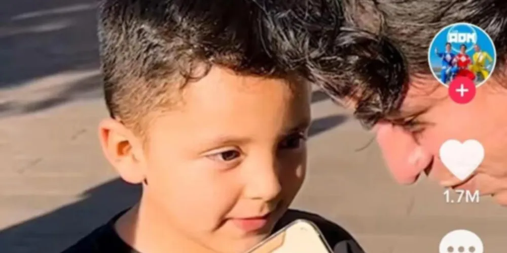 "Vi ele beijando a minha madrinha" contou o menino