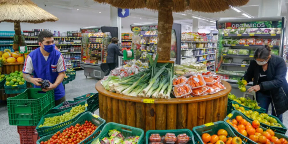 Houve uma redução no preço de hortifrútis, como o tomate e a batata-inglesa