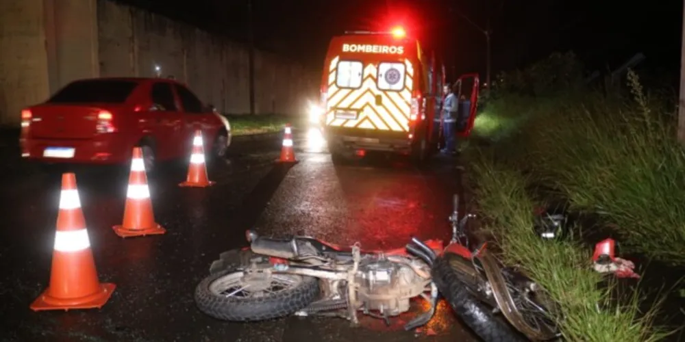 Motociclista ficou ferido e foi socorrido pelo Siate do Corpo de Bombeiros