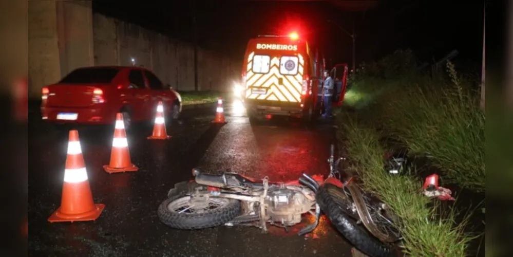 Motociclista ficou ferido e foi socorrido pelo Siate do Corpo de Bombeiros