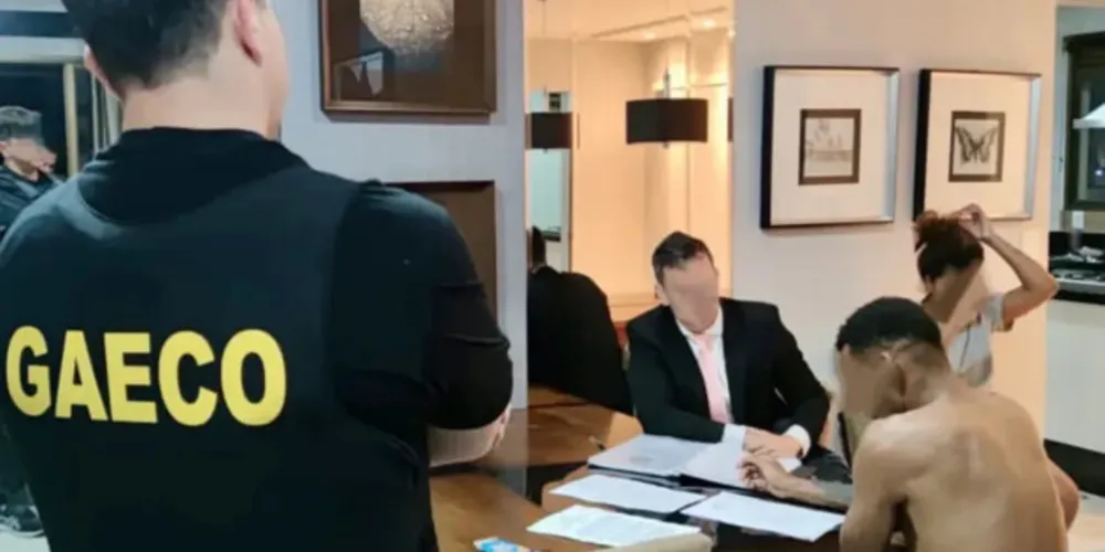 As investigações apontam que o grupo criminoso atua mediante a cooptação de atletas