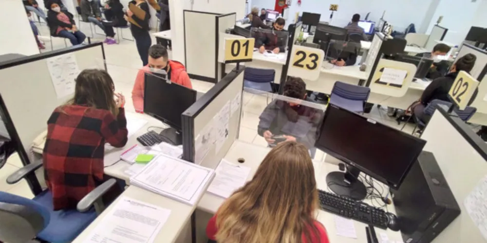 Semana do Carnaval tem 14,2 mil vagas de emprego no Paraná