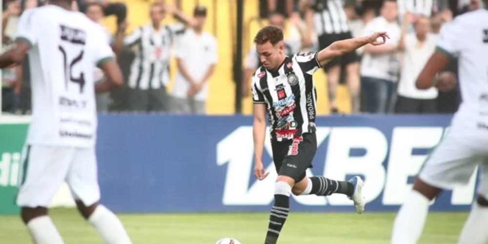 O jogo acontece nesta quarta-feira (01), no Estádio Germano Krüger