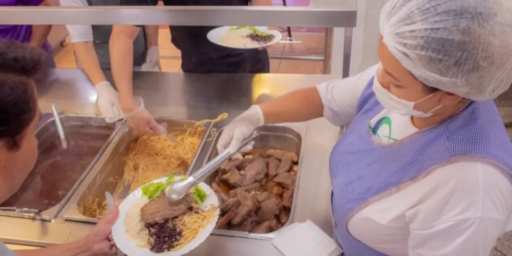 A expectativa não era apenas para comer, mas também para servir