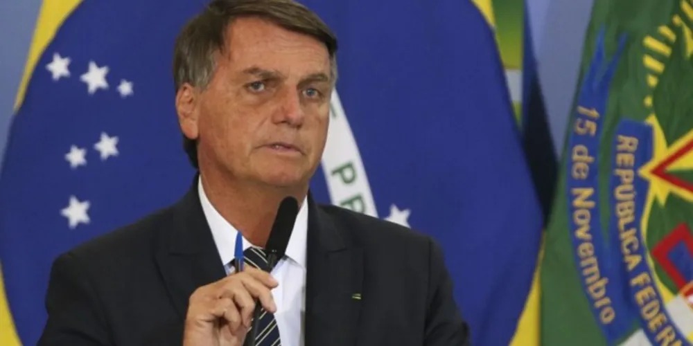 Carla Zambelli afirmou discordar da maneira que Jair Bolsonaro conduziu o cenário pós-eleições