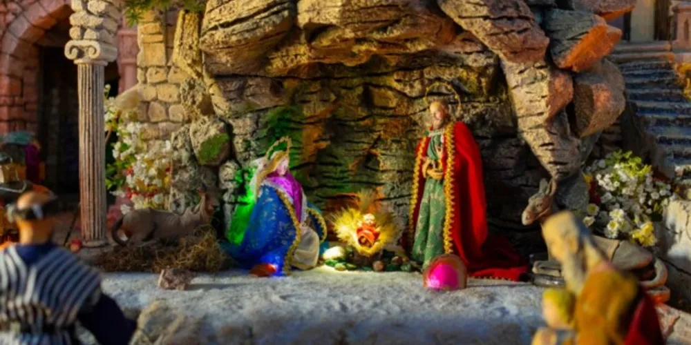 As apresentações do Presépio de Natal “Som, Luz e Movimento” são gratuitas, com duração aproximada de 30 minutos. A entrada é livre.