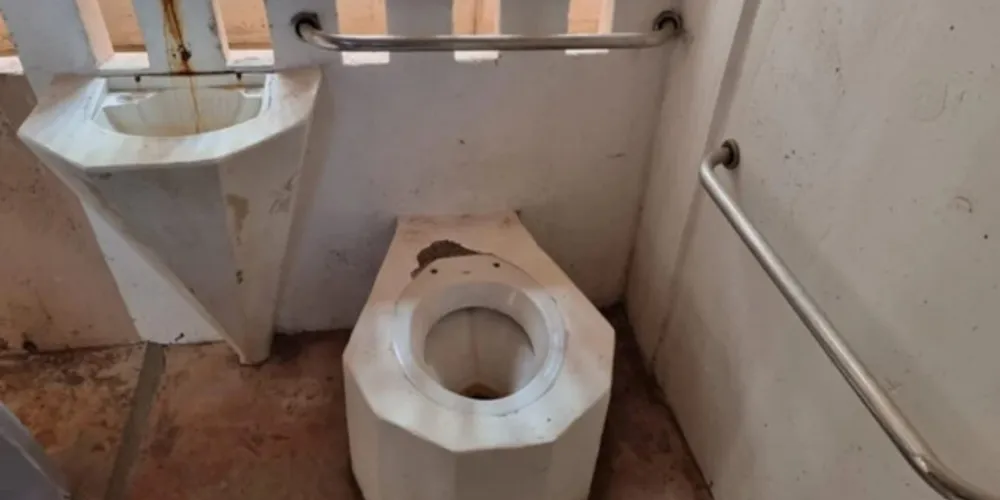 Banheiro sem privacidade foi uma das reclamações