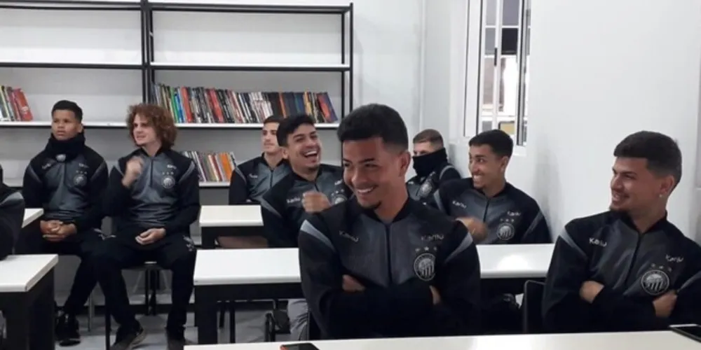 A iniciativa conta com a cooperação de diversos parceiros, com destaque para o Operário Ferroviário Esporte Clube