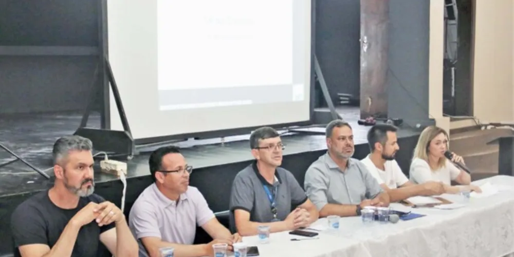 A reunião para debater o projeto de lei aconteceu na manhã de terça-feira (31), no Centro de Cultura