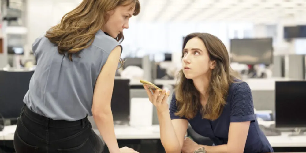 O roteiro de Rebecca Lenkiewicz, adapta o livro ‘Ela disse: Os bastidores da reportagem que impulsionou o #MeToo’.