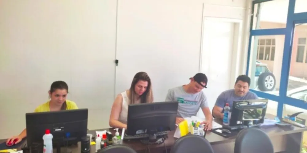 De acordo com as informações, foram abertos 306 novos processos licitatórios, que originaram 521 contratações de pessoas jurídicas ou físicas