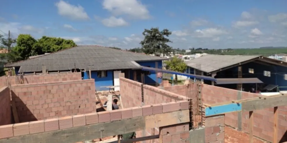 A secretária Municipal de Educação, Ruth Eliane Faustin, falou sobre a importância dos trabalhos que ocorrem em diversas localidades em Reserva