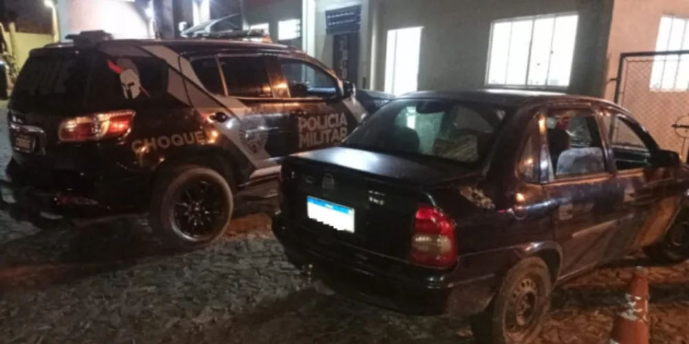 Chevrolet Corsa foi recuperado após perseguição no Recanto Verde