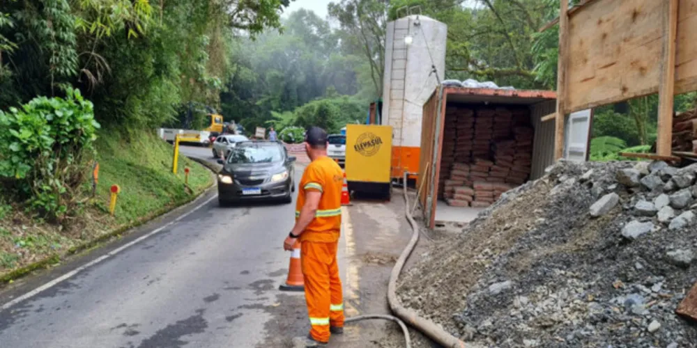 Nos demais horários a rodovia fica bloqueada, do km 6 ao km 16, visando garantir a segurança dos usuários.