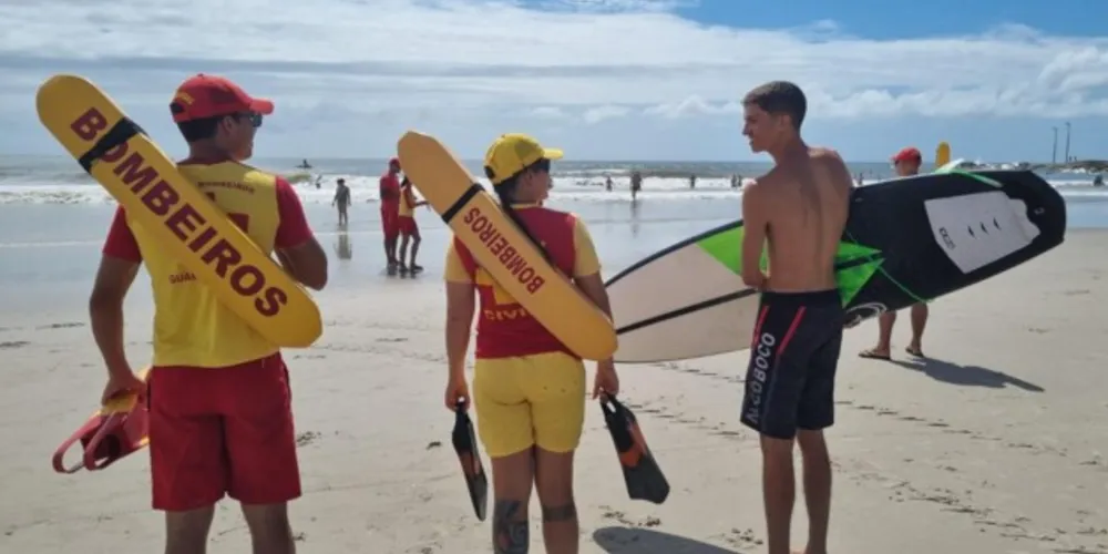 Corpo de Bombeiros inicia o curso Surf-Salva durante o Verão Maior Paraná