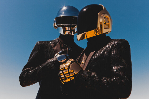 O duo Daft Punk anunciou o lançamento de uma versão comemorativa de 10 anos do disco ‘Random Access Memories’,