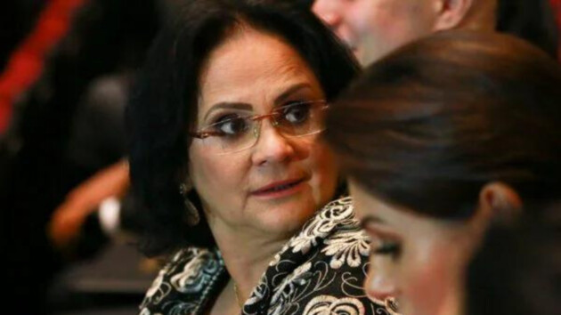 Damares Alves curte post contra Michele Bolsonaro: “Foi sem querer”
