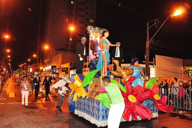 Carnaval de rua de 2016 em Ponta Grossa.