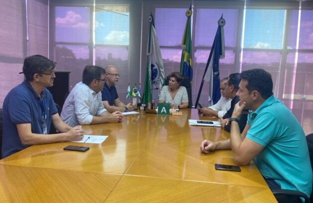 A reunião foi realizada no gabinete da Prefeita Elizabeth Schmidt.