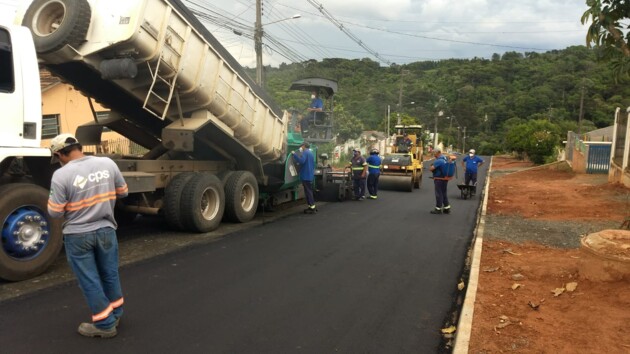 Com o asfaltamento da Rua Laudelino Gonçalves, na Chapada, o município venceu o “efeito pandemia”