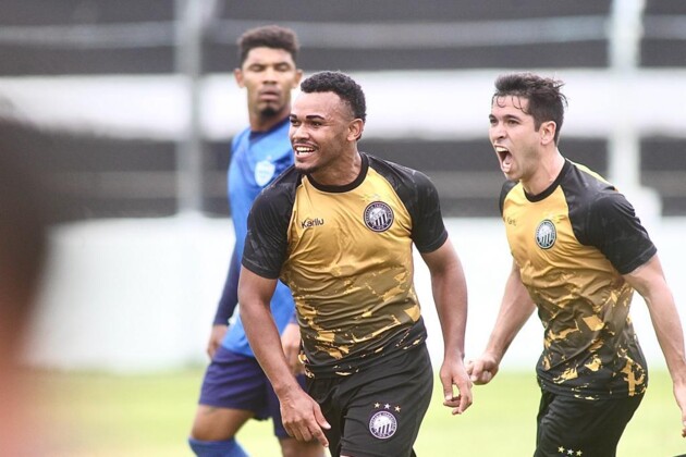 Jean Carlos (foto) marcou o único gol do Fantasma na atividade