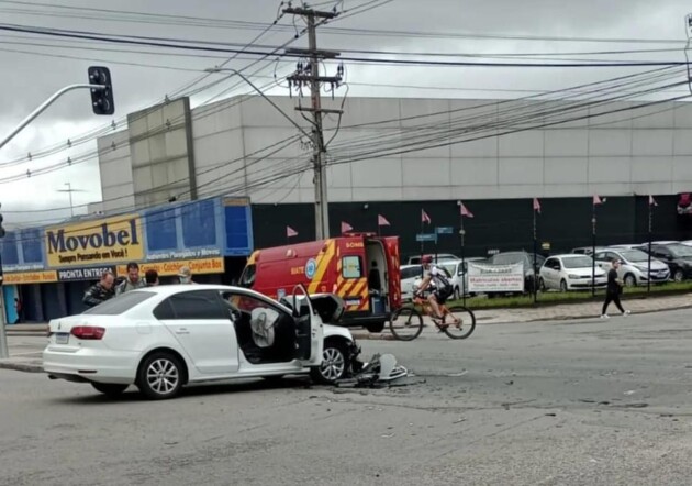 Acidente na região central de Curitiba (foto) foi um dos vários causados pelo motorista