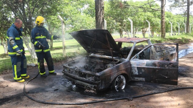 A motorista de 42 anos, que dirigia o veículo, estava acompanhada do filho no momento da ocorrência