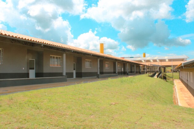 A escola está sendo construída na região da Vila Nova